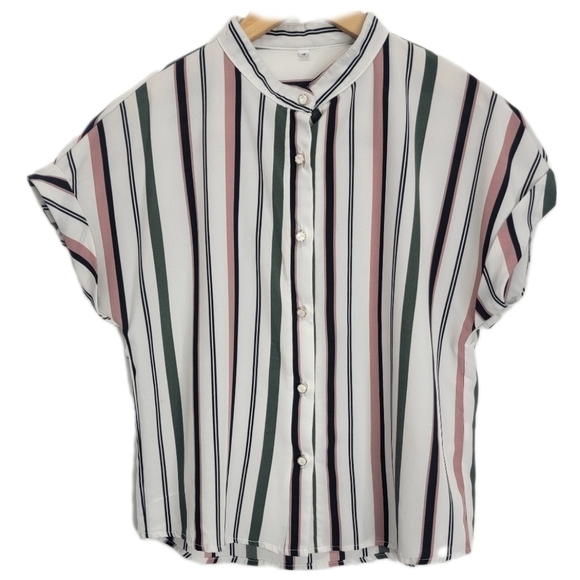 𝅺STRIPED Button Up short sleeve - Picture 1 of 12